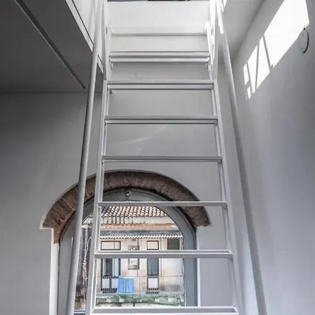 Cortile Vittorio Charme Apartment *